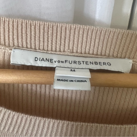 Diane von Furstenberg Lace Appliqué Wool blend Sweater Sz Medium - Picture 5 of 9